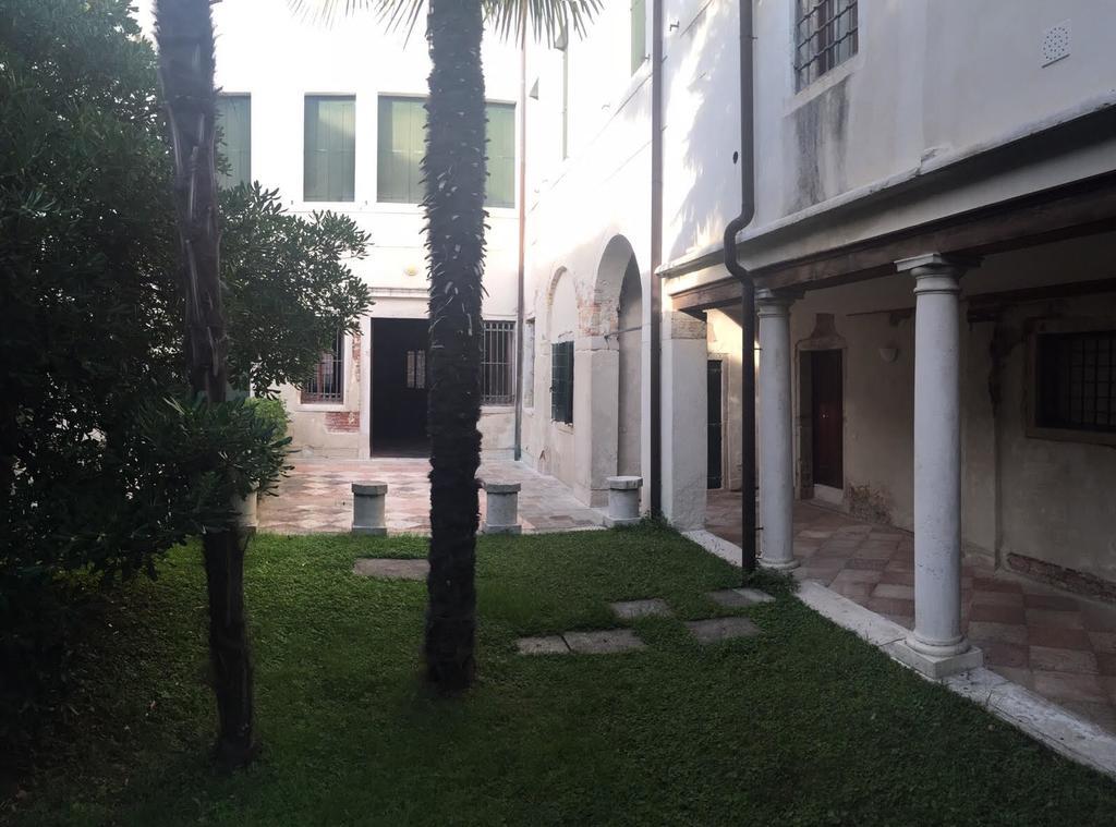 In A Lovely Garden Biennale Flat Veneţia Exterior foto
