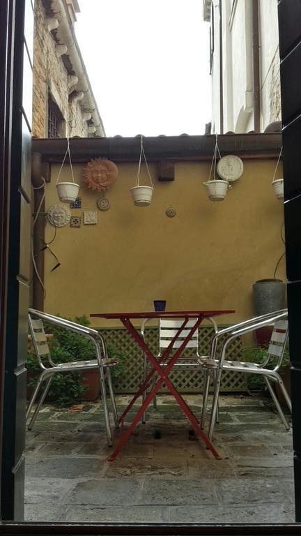 In A Lovely Garden Biennale Flat Veneţia Exterior foto